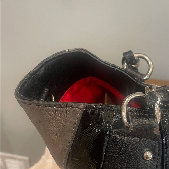 Carlos by Carlos Santana Red and Black Shoulder Bag - Picture 10 of 16